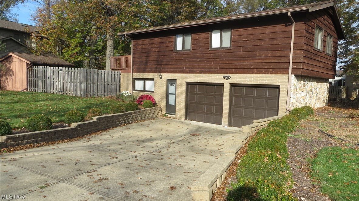 6490 Elmdale Road Cleveland, OH 44130 - Photo 2 of 17