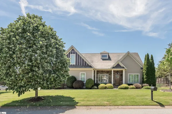 $675,000 | 2 Laurel Grove Drive, Simpsonville, SC 29681