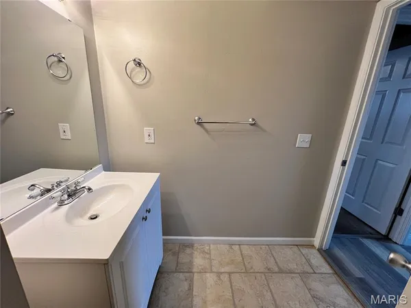 $309,900 | 158 Universal Drive, St. Peters, MO 63376