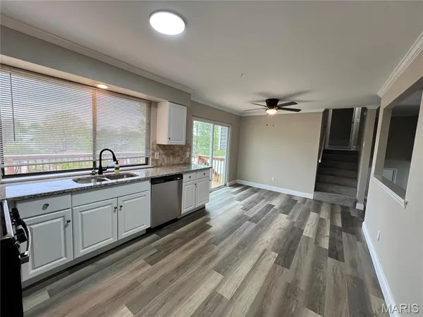 $309,900 | 158 Universal Drive, St. Peters, MO 63376