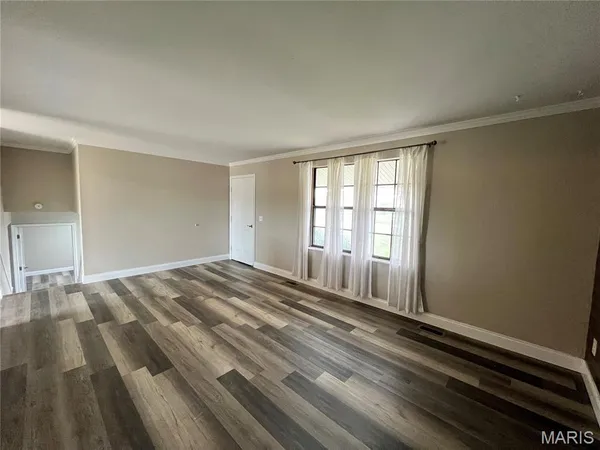 $309,900 | 158 Universal Drive, St. Peters, MO 63376