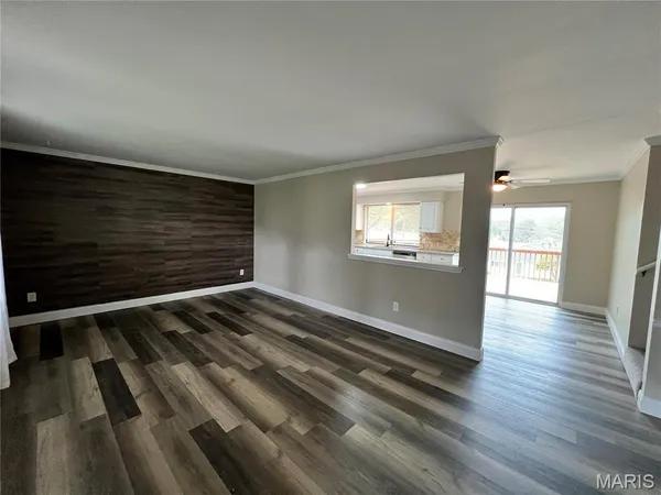 $309,900 | 158 Universal Drive, St. Peters, MO 63376
