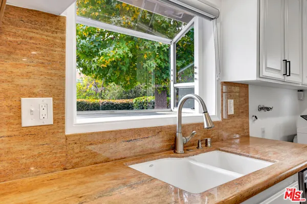 $4,500 | 20619 Clark Street, Woodland Hills, CA 91367