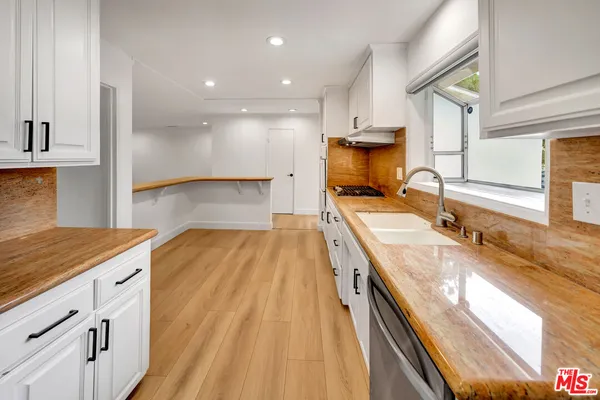 $4,500 | 20619 Clark Street, Woodland Hills, CA 91367