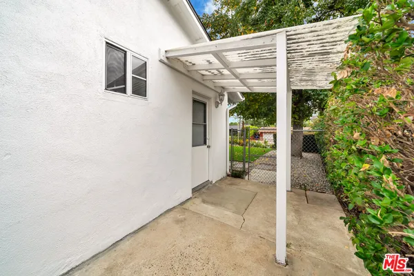 $4,500 | 20619 Clark Street, Woodland Hills, CA 91367