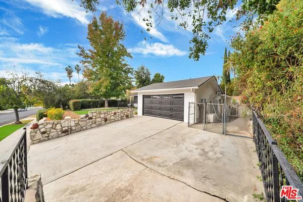 $4,500 | 20619 Clark Street, Woodland Hills, CA 91367
