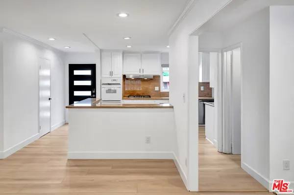 $4,500 | 20619 Clark Street, Woodland Hills, CA 91367