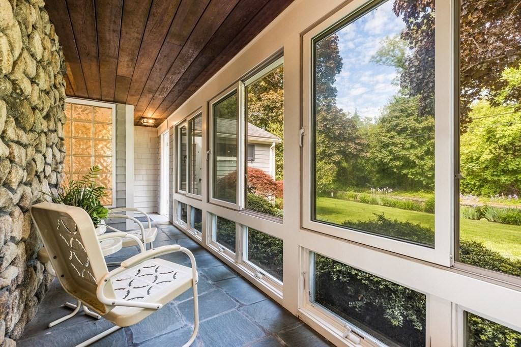 37 Ridge Hill Road Scituate, MA 02066 - Photo 5 of 38 Gallery Image 5