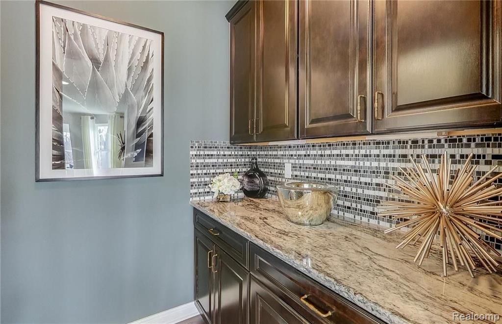 2041 Logan Drive Rochester Hills, MI 48309 - Photo 7 of 18