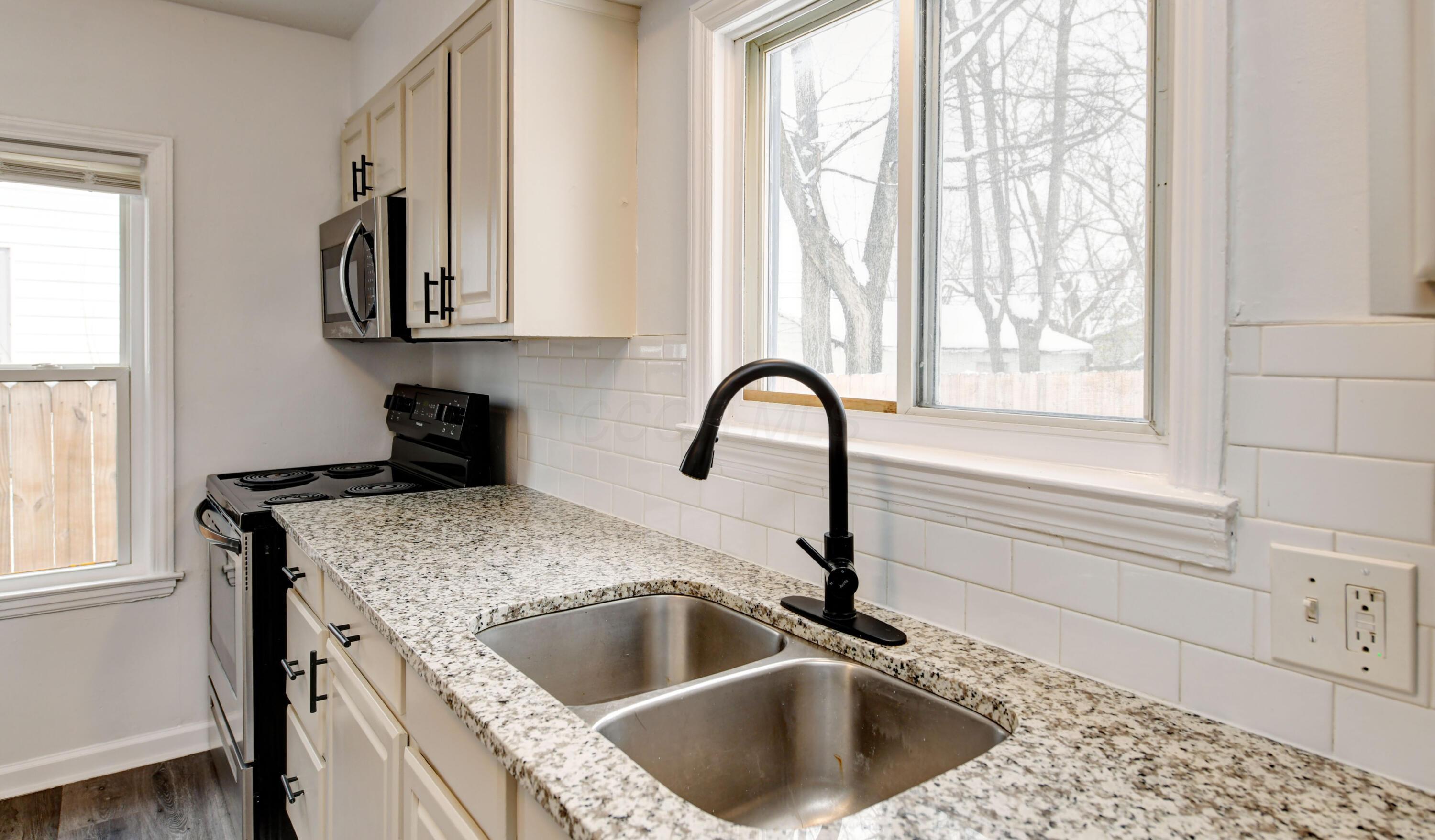 2282 Gerbert Road Columbus, OH 43211 - Photo 9 of 33 Kitchen (3)