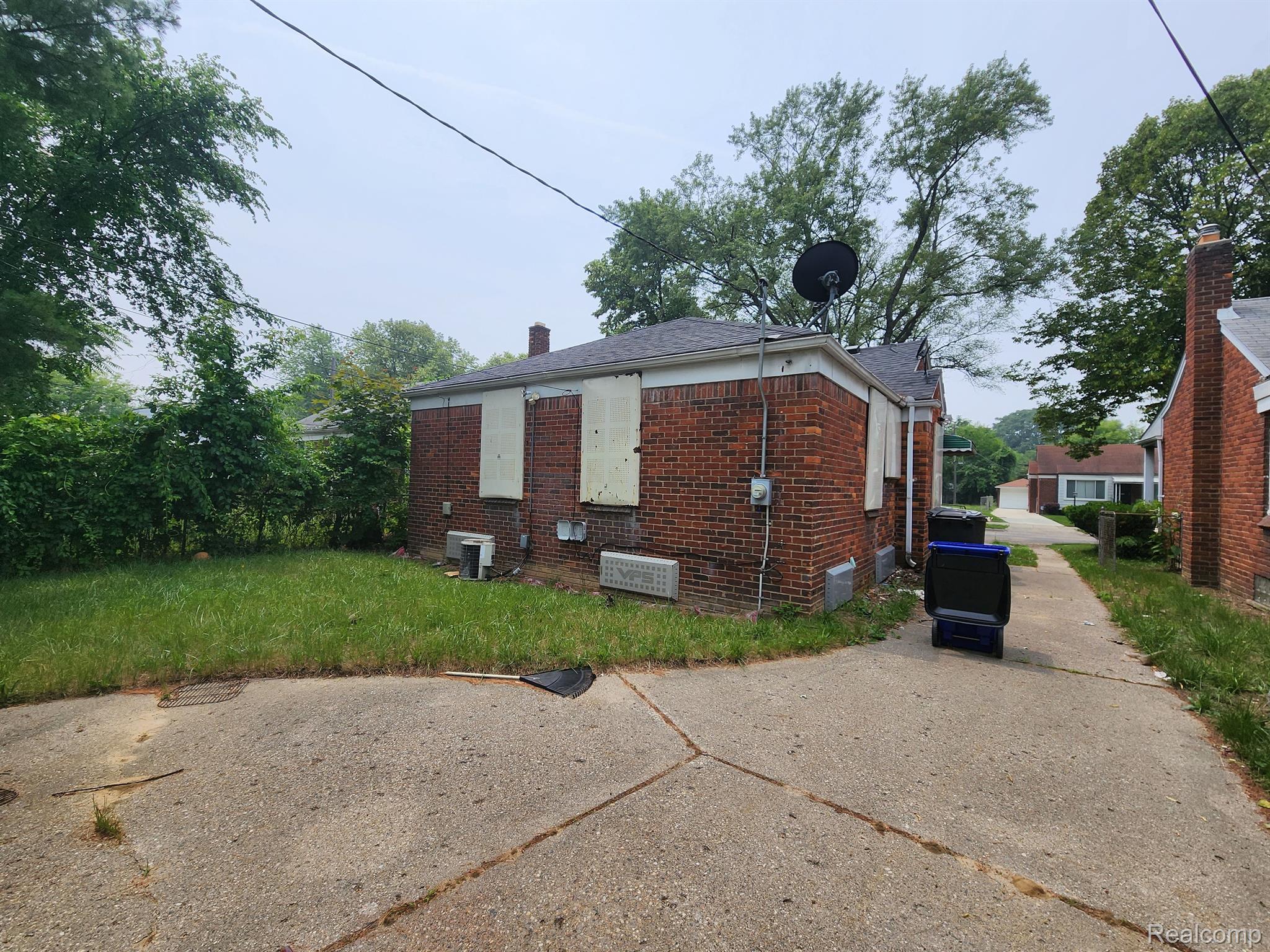 18912 Edinborough Road Detroit, MI 48219 - Photo 8 of 31 Gallery Image 8
