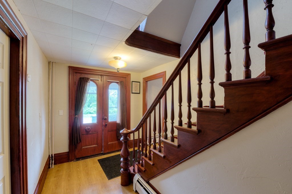 92 Mill Street Lancaster, MA 01523 - Photo 5 of 42 a view of an entryway
