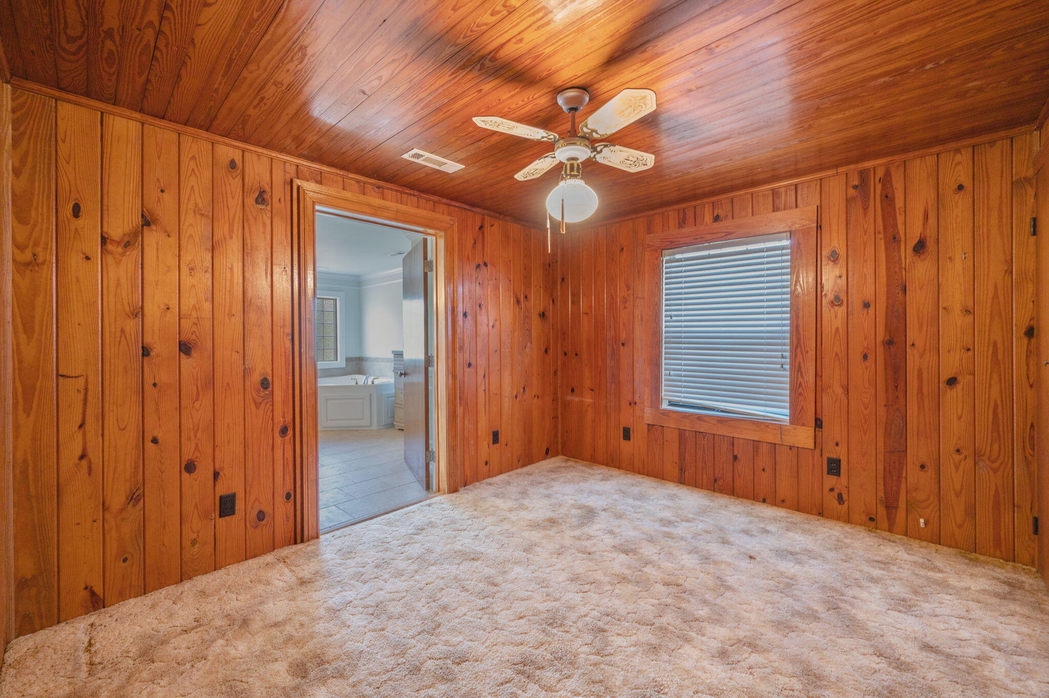 1950 Prescott Road Florala, AL 36442 - Photo 17 of 56 a view of a livingroom with a ceiling fan