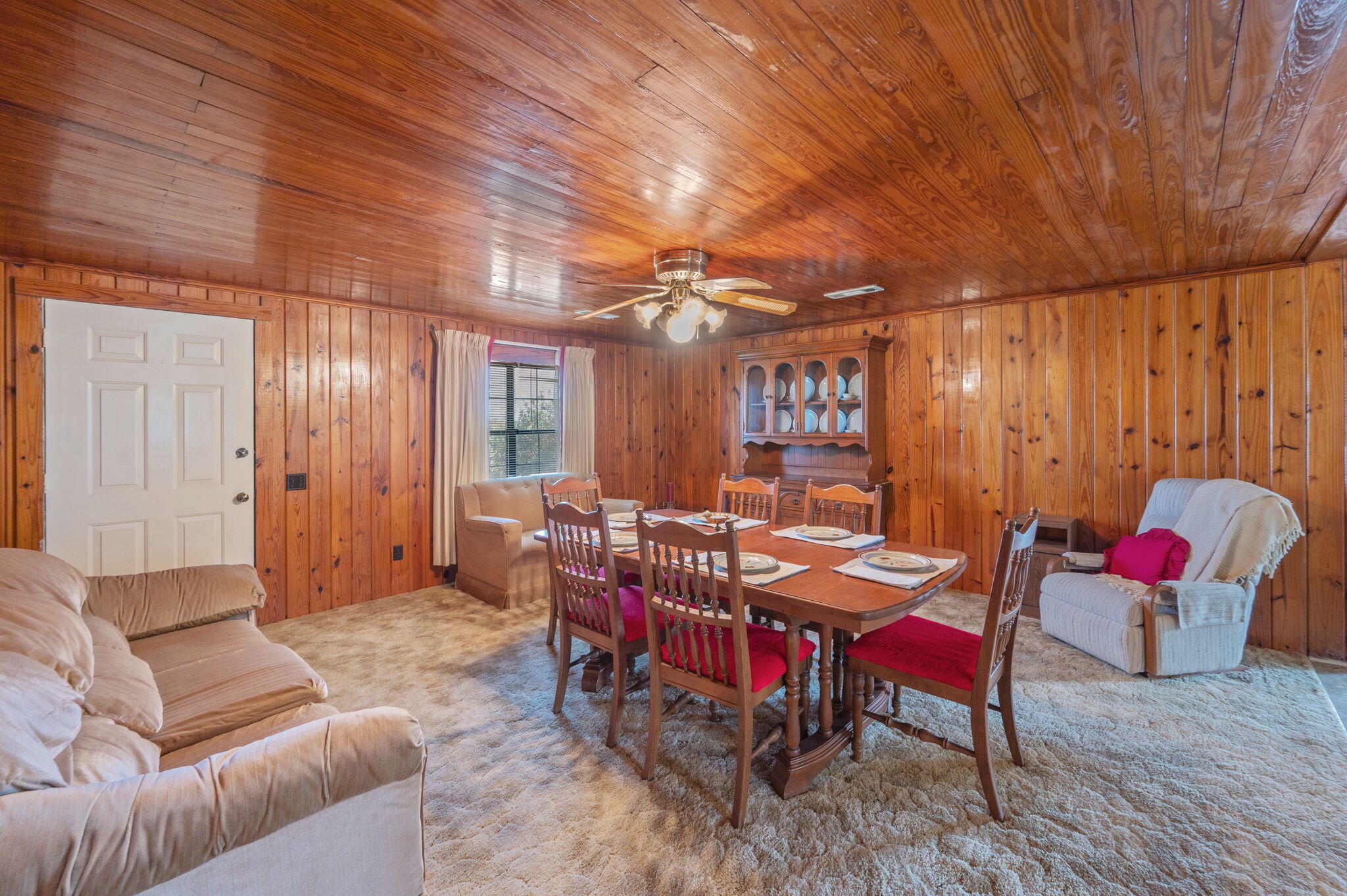 1950 Prescott Road Florala, AL 36442 - Photo 10 of 56 a view of a livingroom with furniture and window