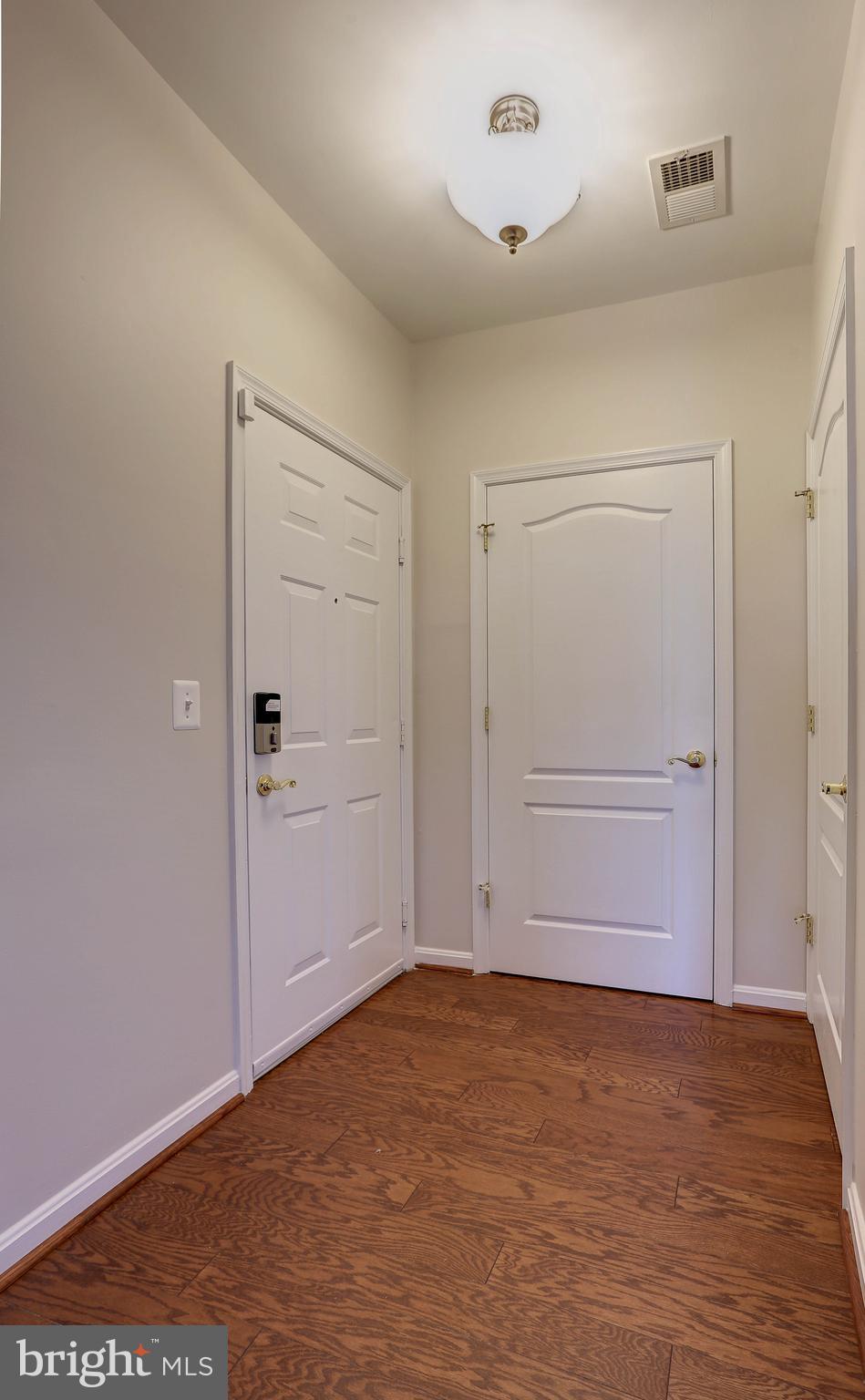 7305 Brookview Road, Unit 403 Elkridge, MD 21075 - Photo 30 of 59 Foyer