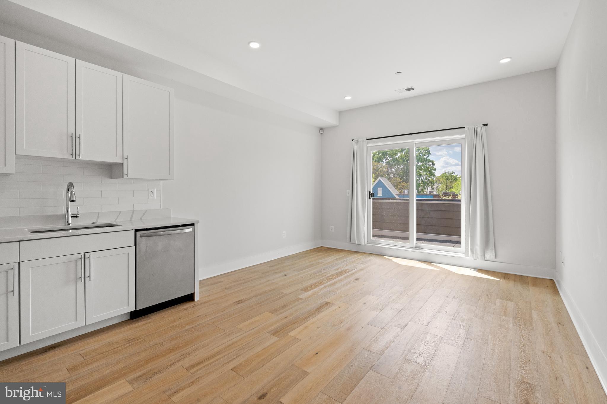 1130 Penn Street Northeast, Unit 6 Washington, DC 20002 - Photo 5 of 21 Opens onto huge private front balcony