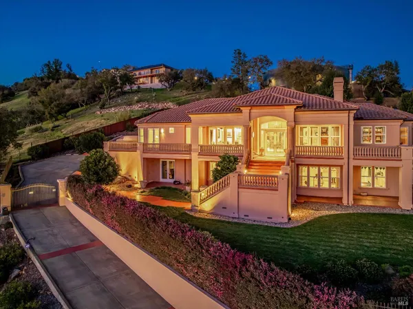 $2,375,000 | 3729 Skyfarm Drive, Santa Rosa, CA 95403