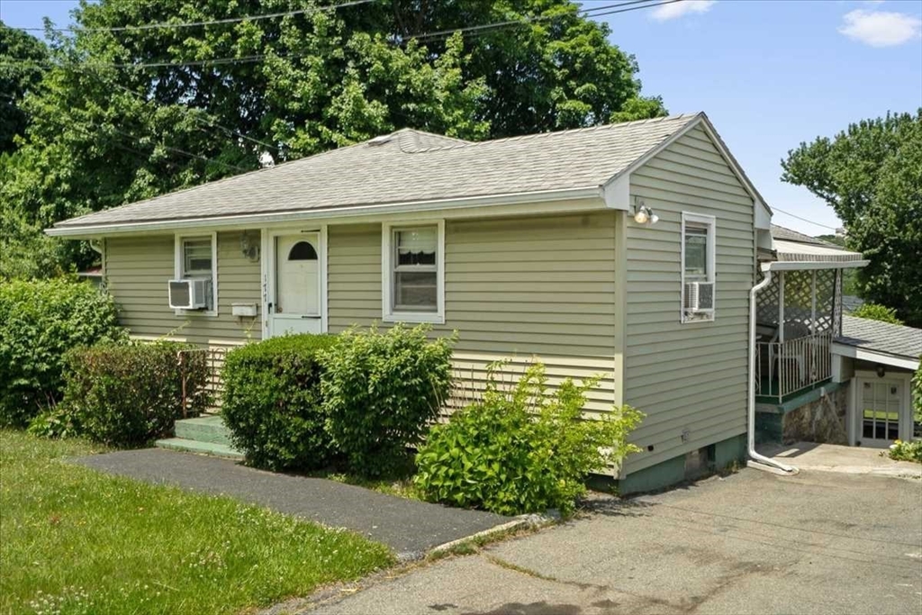 177 Orient Street Worcester, MA 01604 - Photo 3 of 29