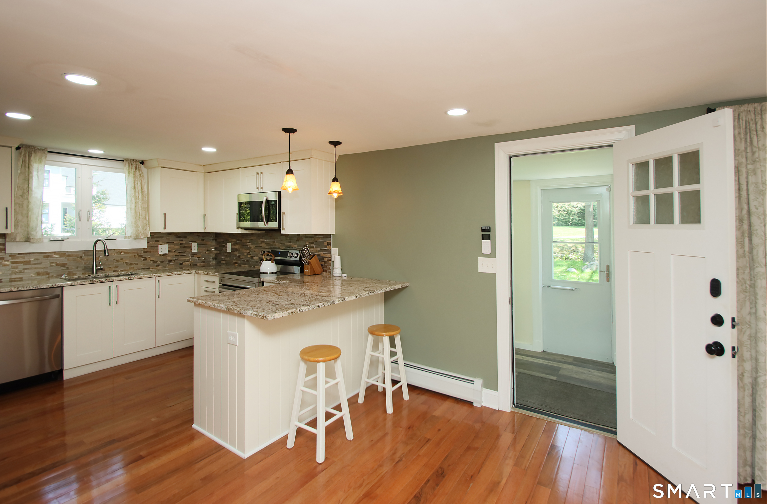 452 Essex Road Westbrook, CT 06498 - Photo 11 of 38