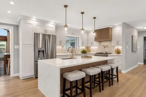 $2,100,000 | 1276 37th Avenue Northeast, St. Petersburg, FL 33704