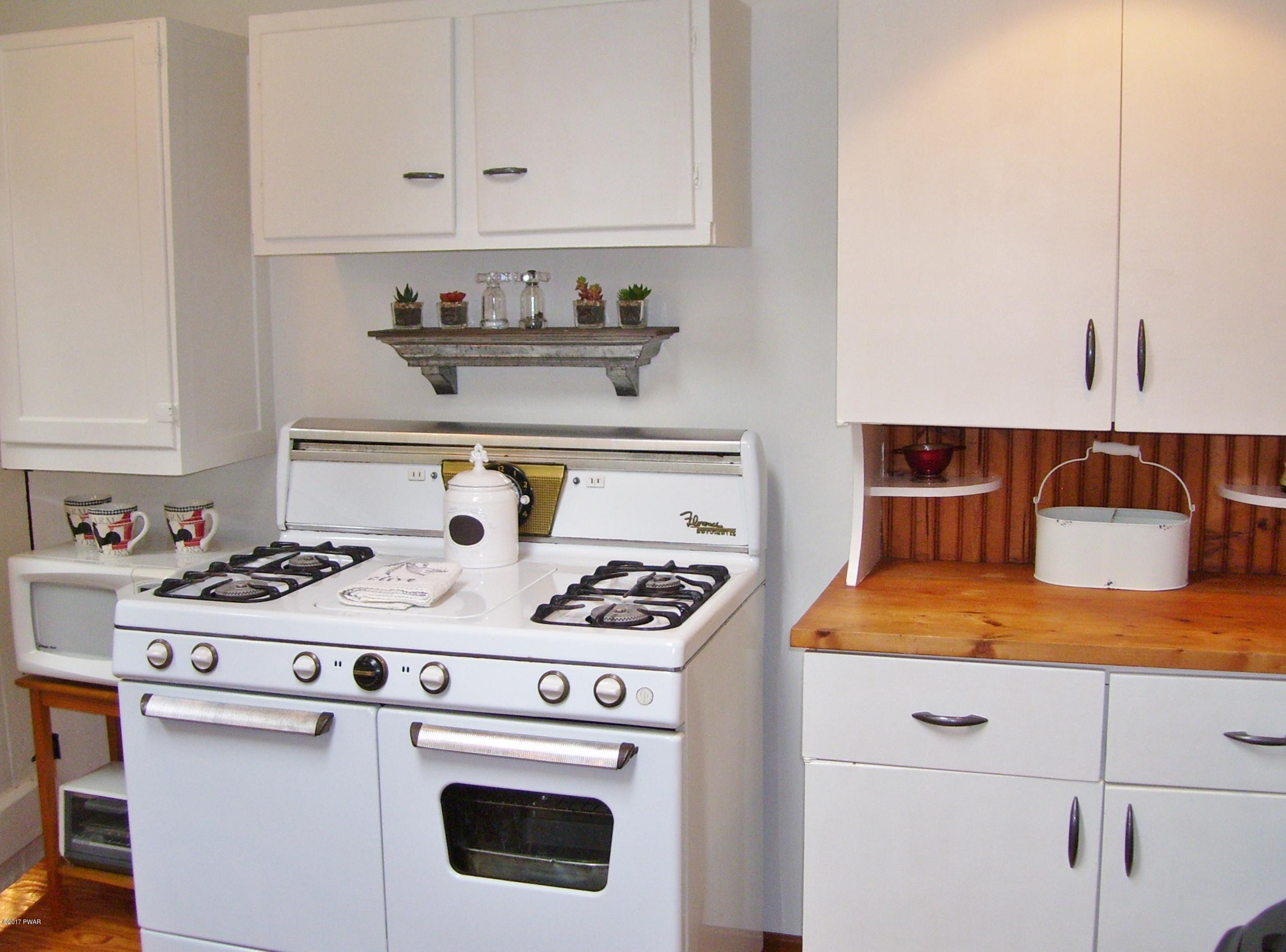 435 Engvaldsen Road Hawley, PA 18428 - Photo 27 of 58 Kitchen