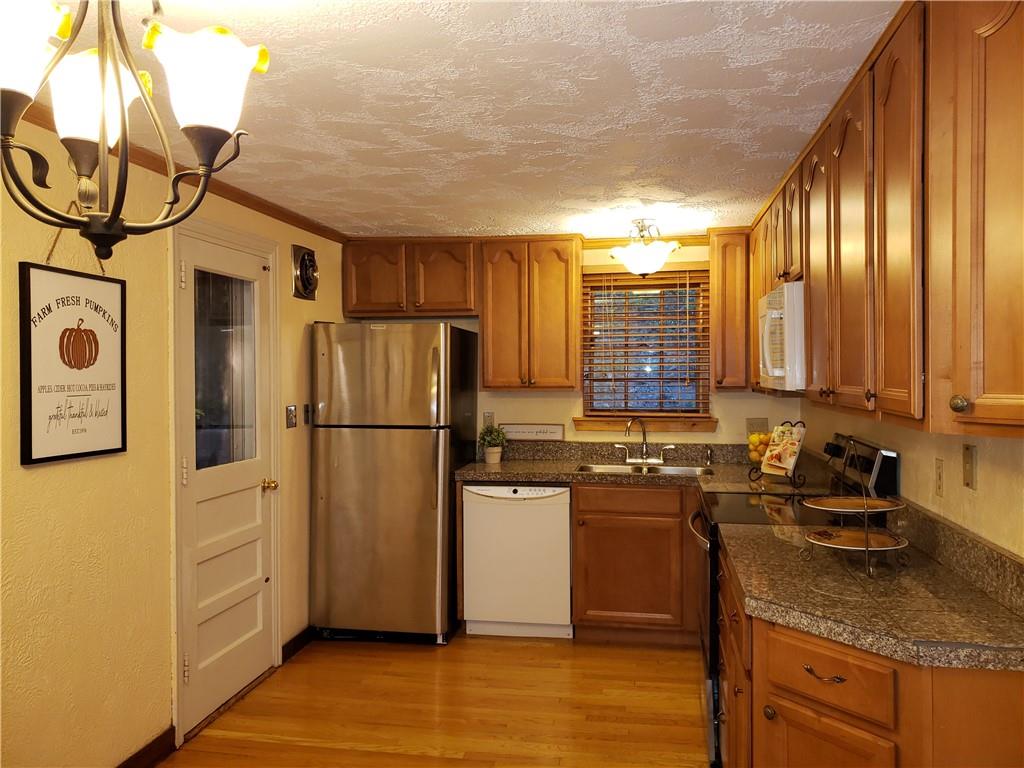 3755 Willett Road Pittsburgh, PA 15227 - Photo 8 of 24 Gallery Image 8
