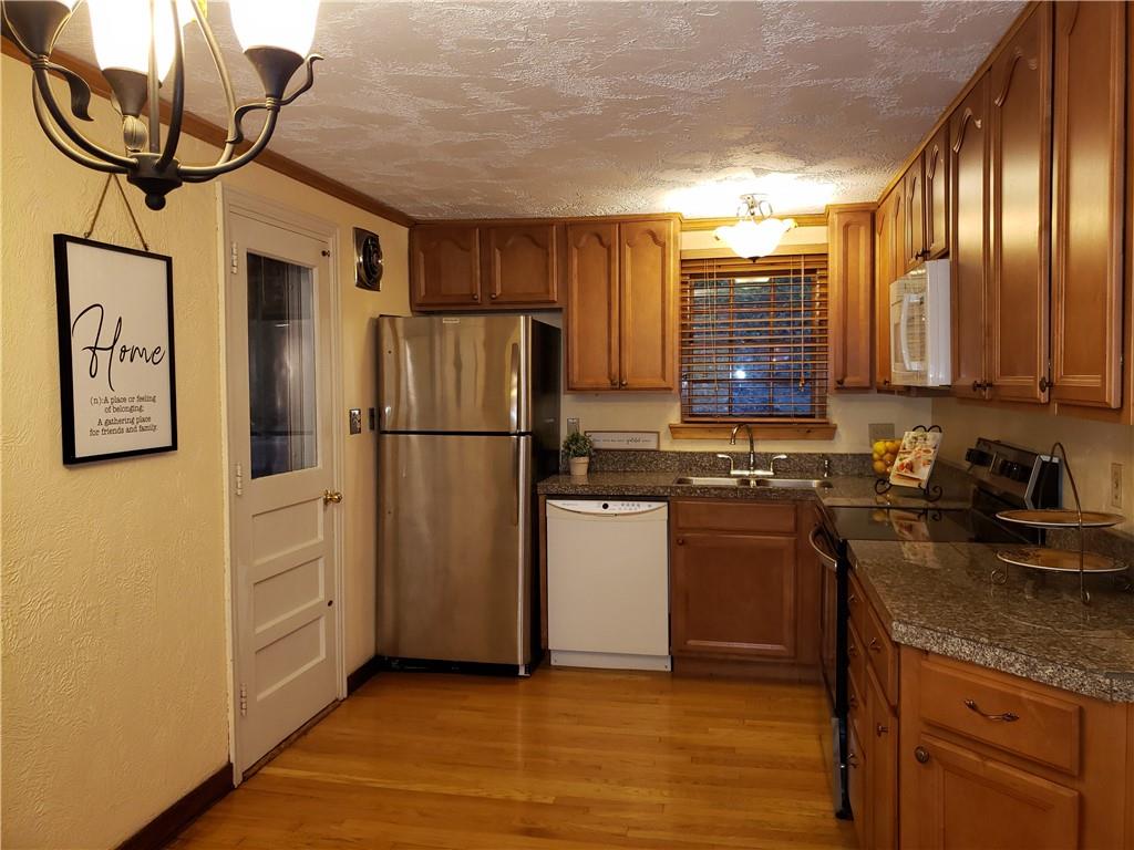 3755 Willett Road Pittsburgh, PA 15227 - Photo 10 of 24 Gallery Image 10
