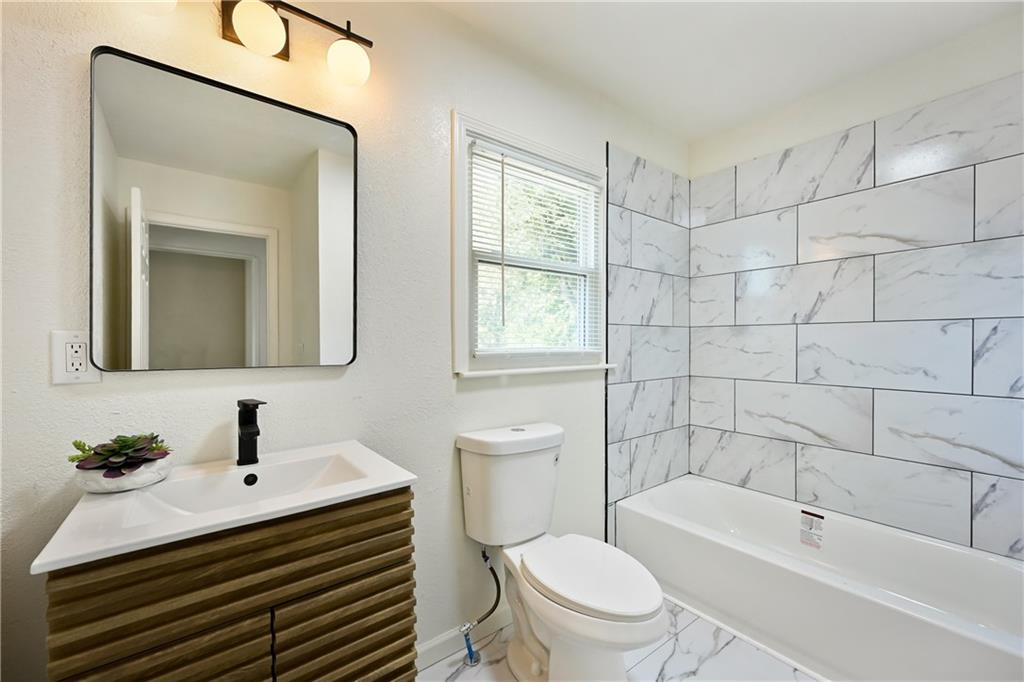 13301 10th Street Grandview, MO 64030 - Photo 13 of 23