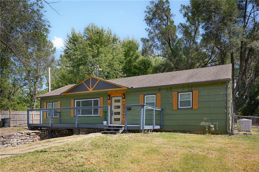 13301 10th Street Grandview, MO 64030 - Photo 2 of 23