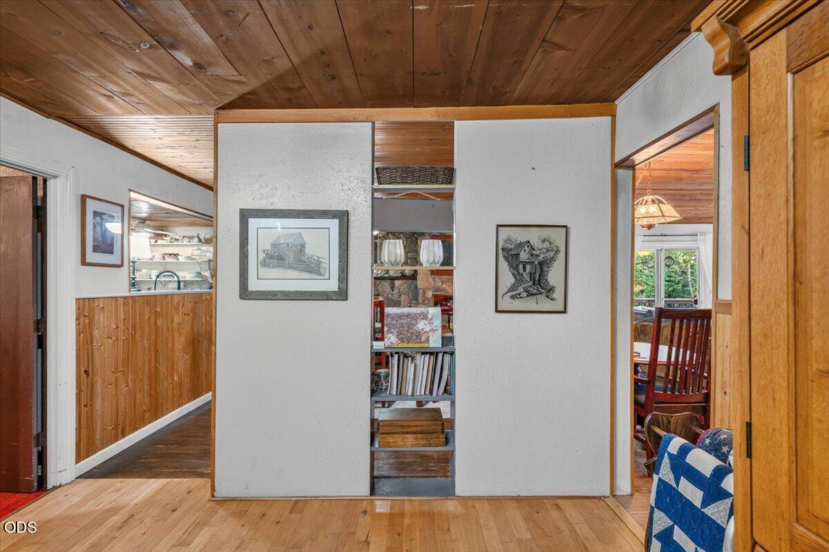 22606 Milk Ranch Road Scotts Mills, OR 97375 - Photo 15 of 34 Gallery Image 15