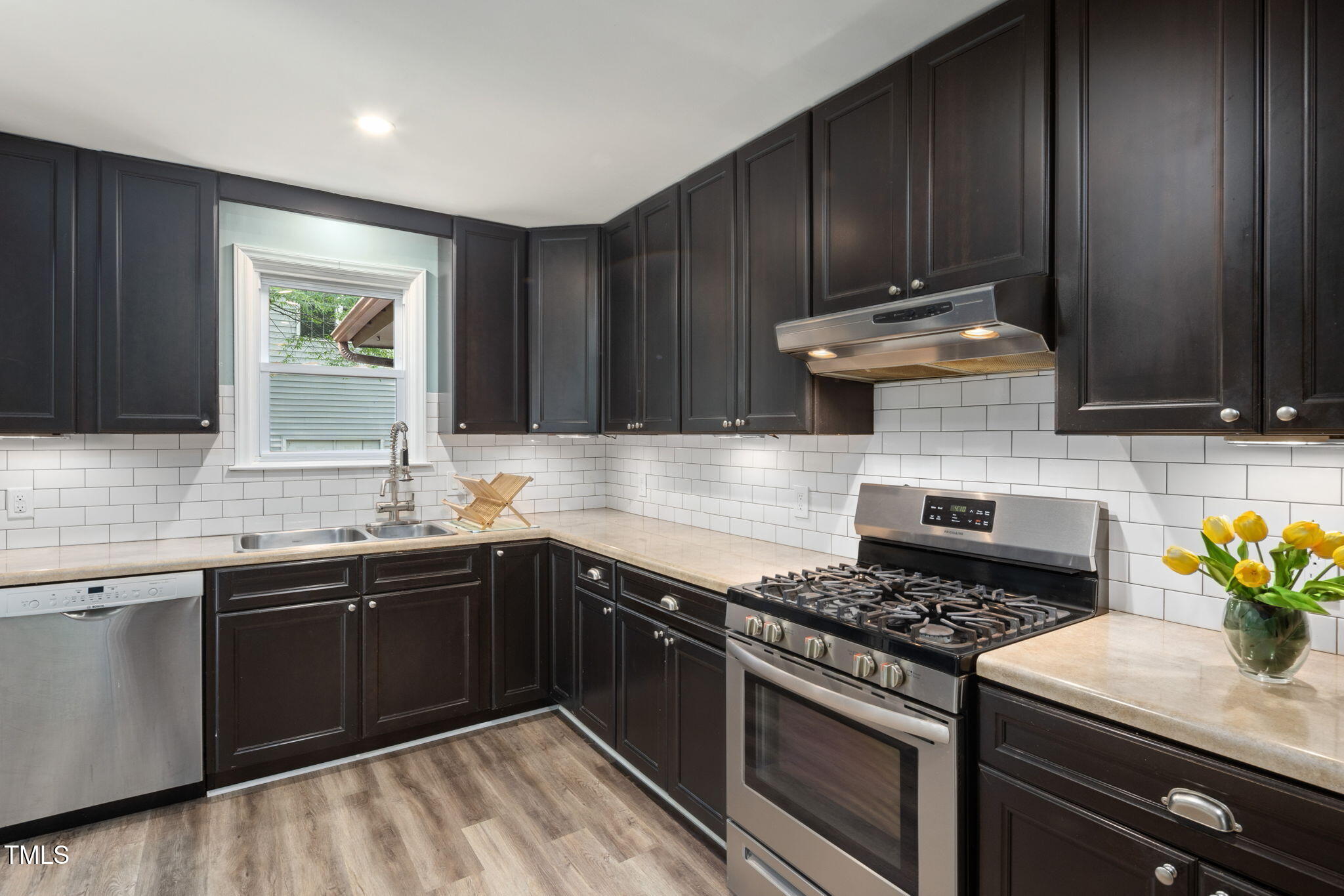 418 Ridgefield Road Chapel Hill, NC 27517 - Photo 11 of 27 11Kitchen2