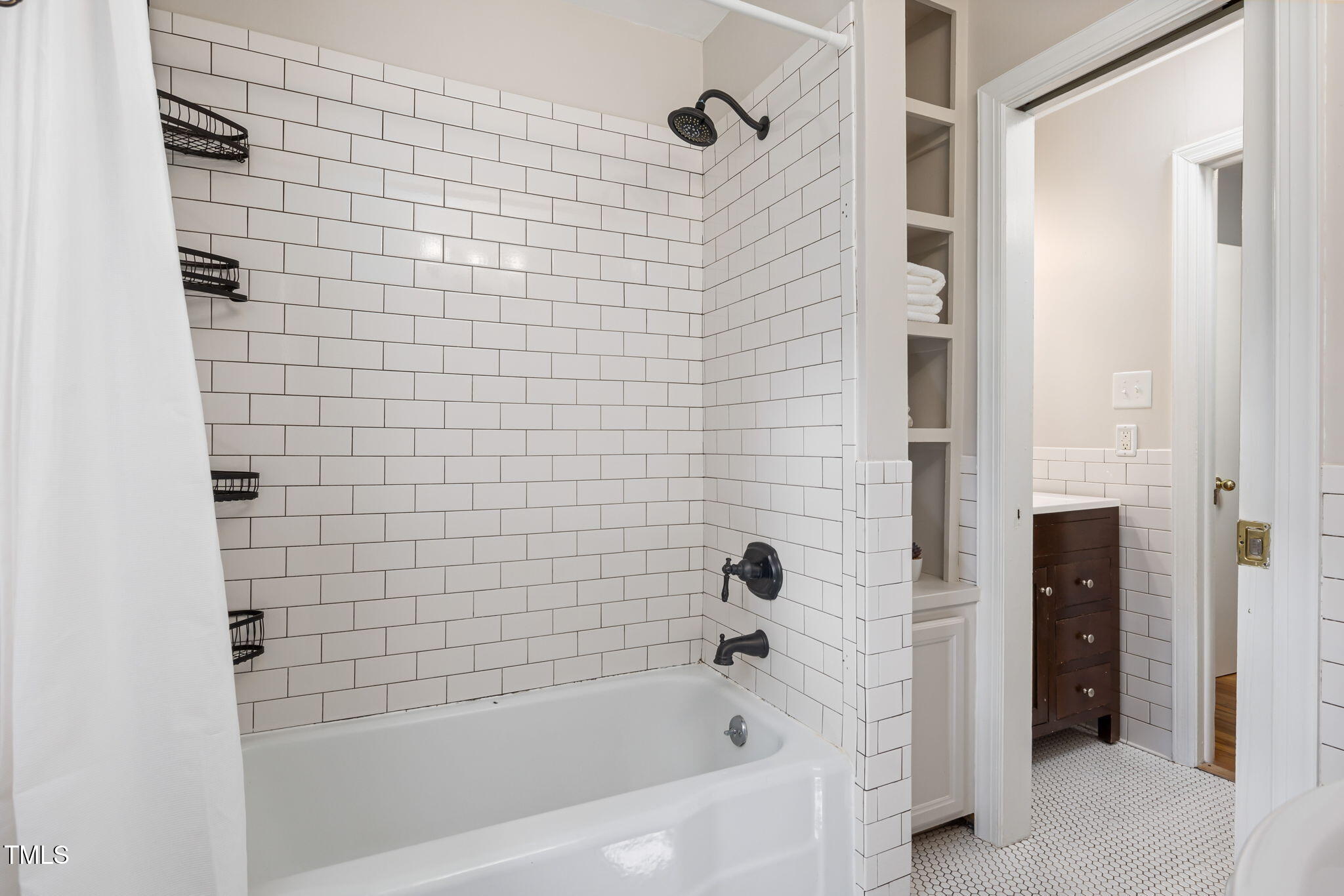 418 Ridgefield Road Chapel Hill, NC 27517 - Photo 22 of 27 17Bathroom1