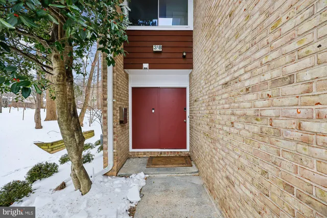 $690,000 | 318 New Mark Esplanade, Rockville, MD 20850