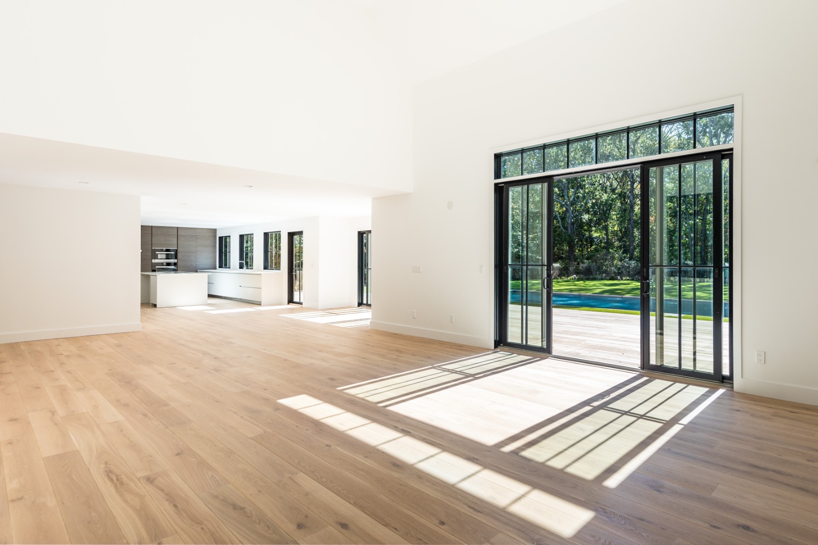22 Oak Drive Sag Harbor, NY 11963 - Photo 9 of 35 a very nice looking room with a large window