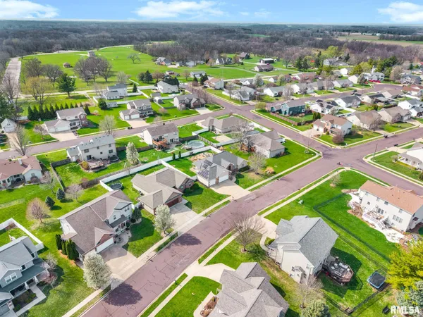 $394,900 | 905 Stonelake Drive, Metamora, IL 61548