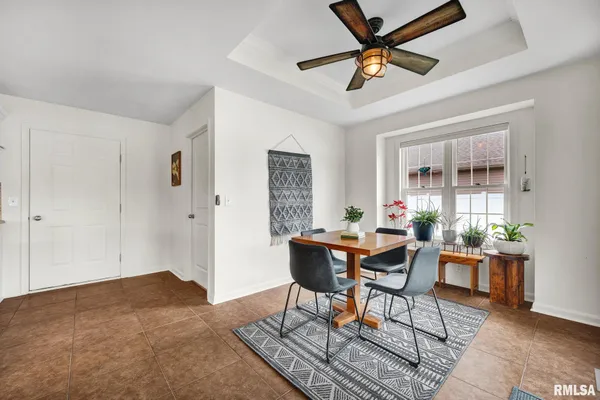 $394,900 | 905 Stonelake Drive, Metamora, IL 61548