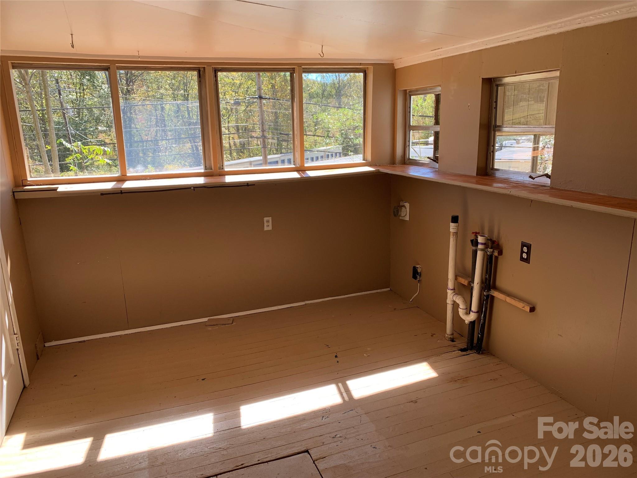 465 Bee Tree Road Swannanoa, NC 28778 - Photo 7 of 11 Gallery Image 7