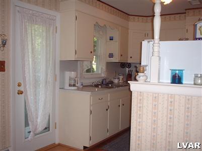 77 Colonial Road Allentown, PA 18109 - Photo 7 of 8 Kitchen