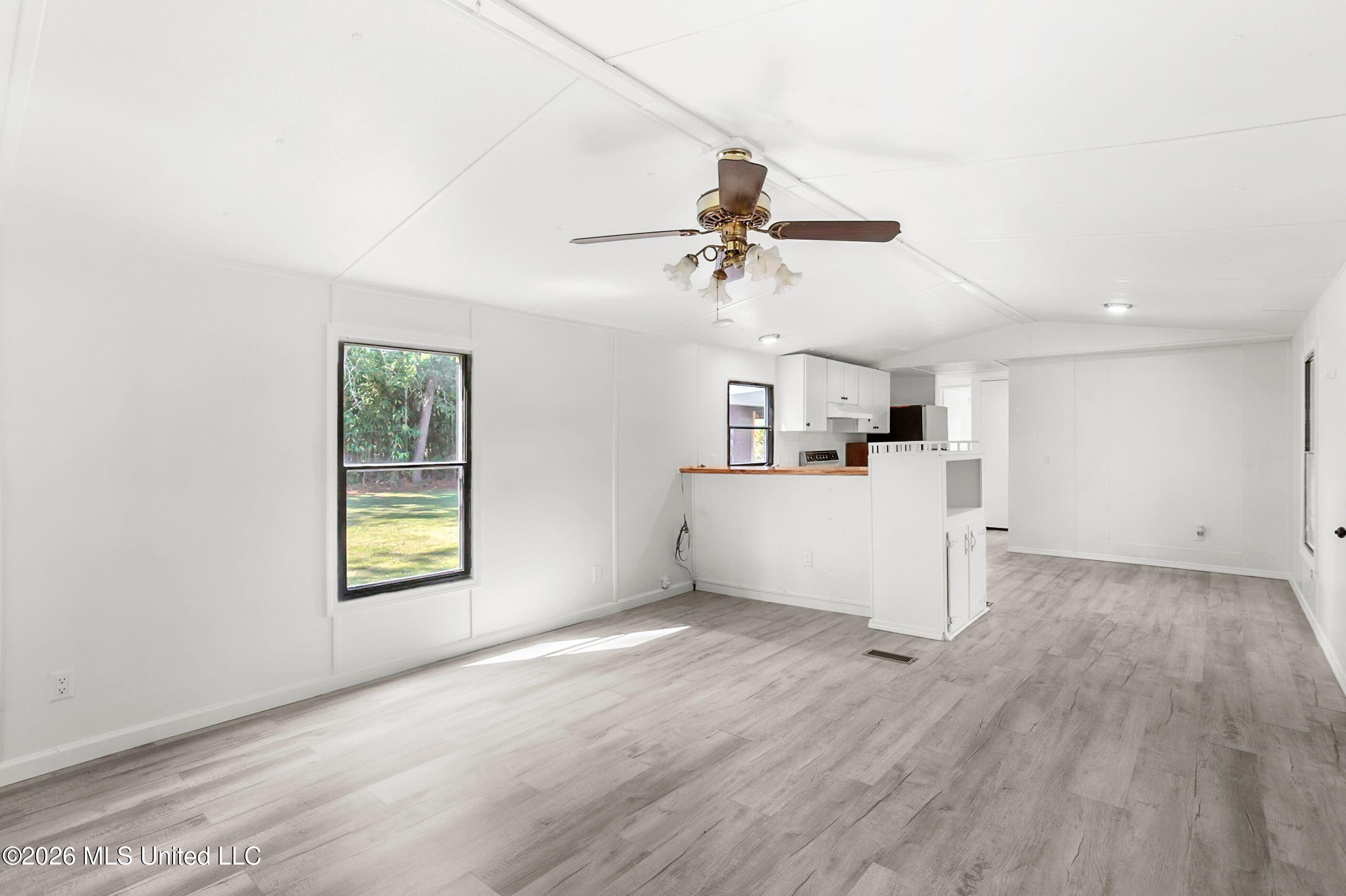 12351 Salisbury Road Gulfport, MS 39503 - Photo 6 of 29 06-Living Room