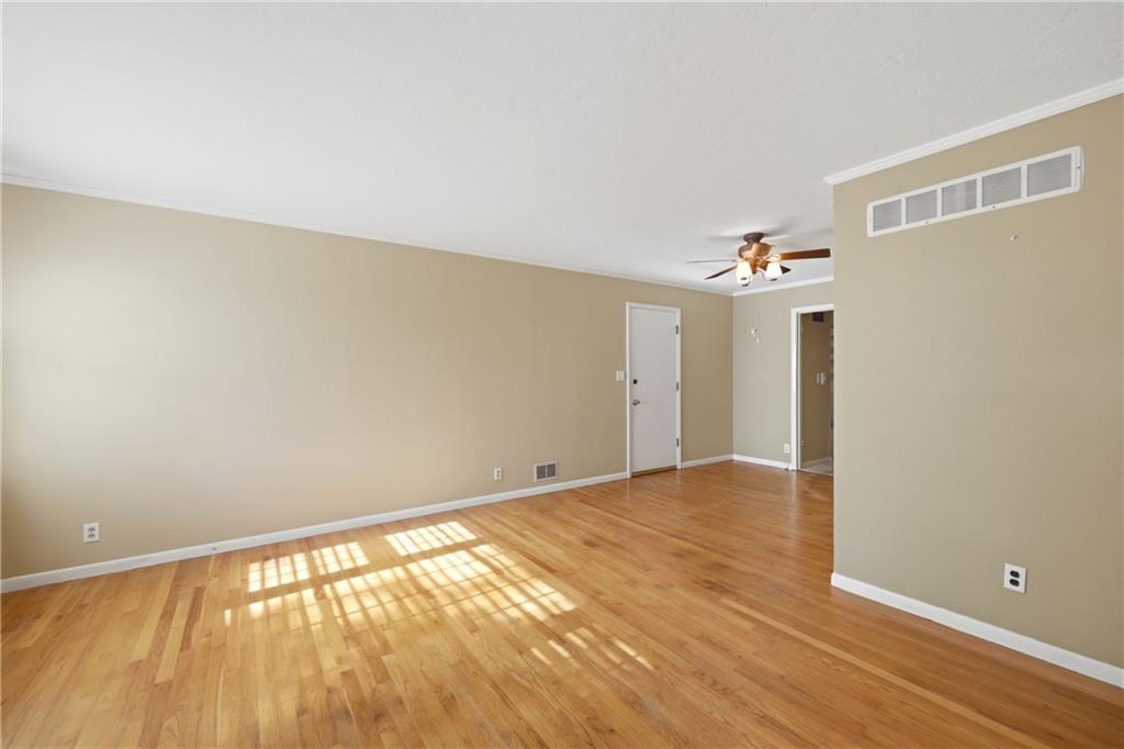 3918 South Main Street Independence, MO 64055 - Photo 2 of 24
