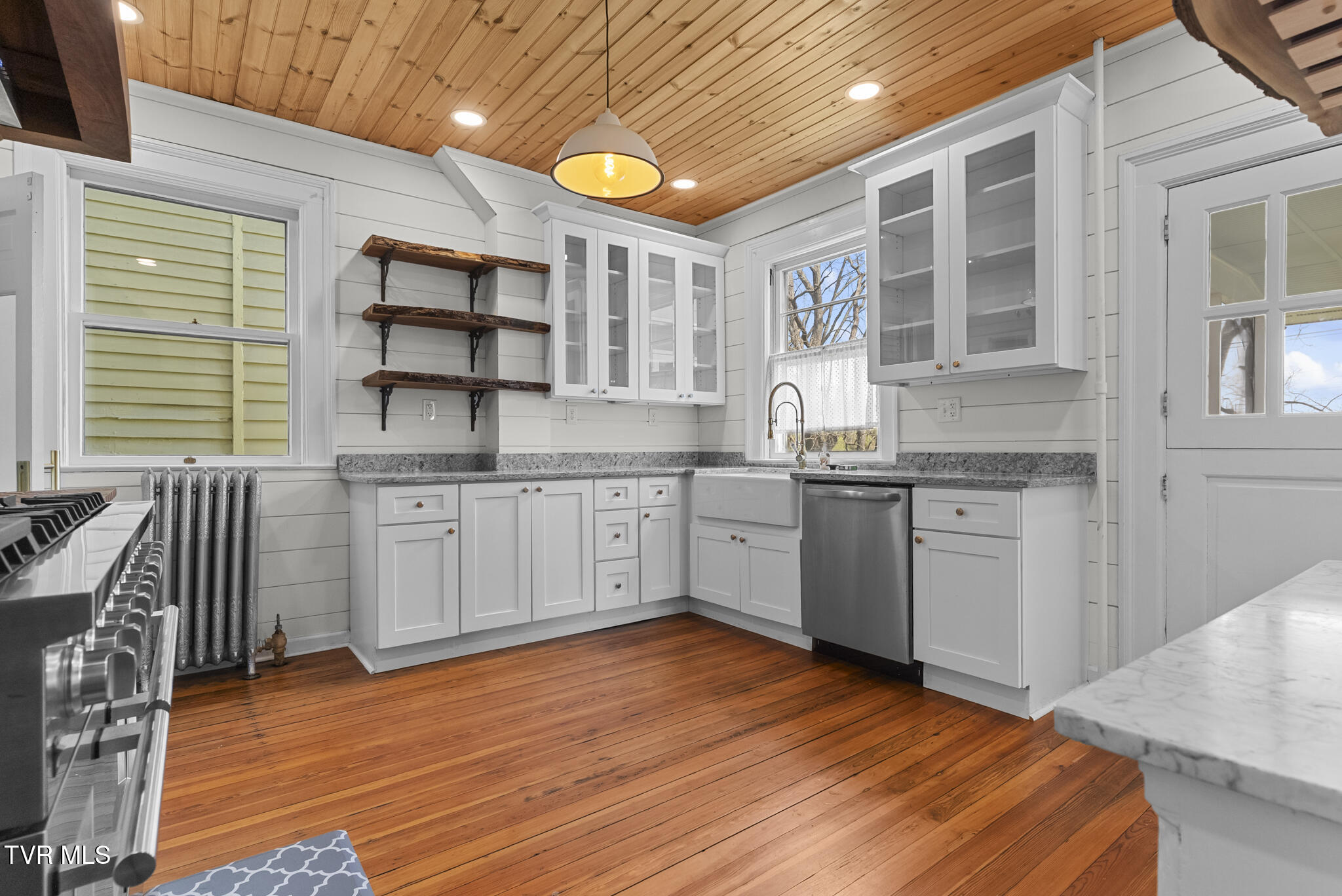 237 Solar Street Bristol, VA 24201 - Photo 13 of 51 DSC04725