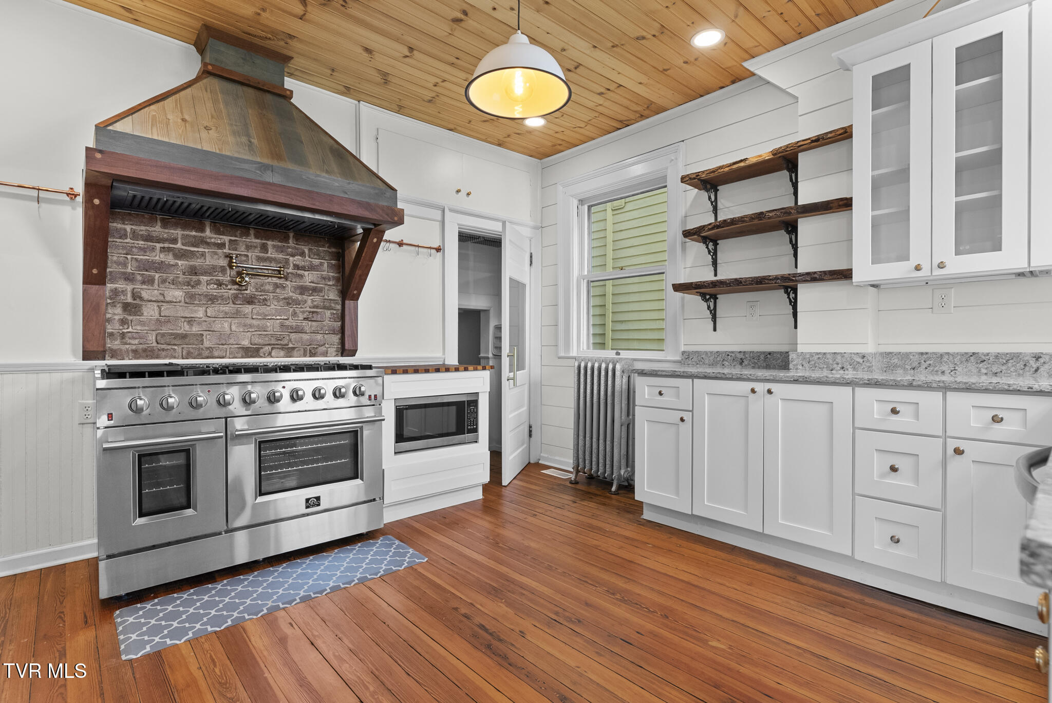 237 Solar Street Bristol, VA 24201 - Photo 14 of 51 DSC04730