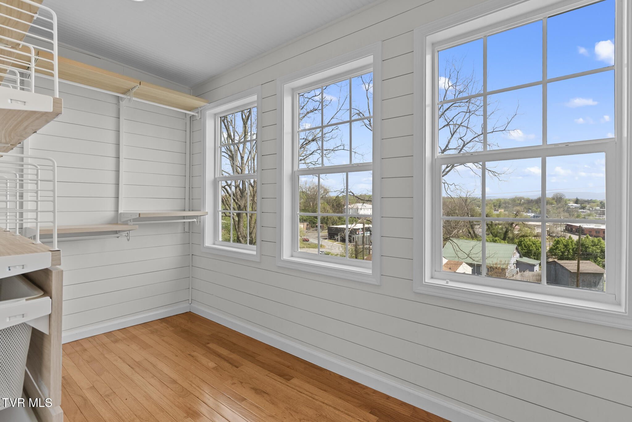 237 Solar Street Bristol, VA 24201 - Photo 27 of 51 DSC04800