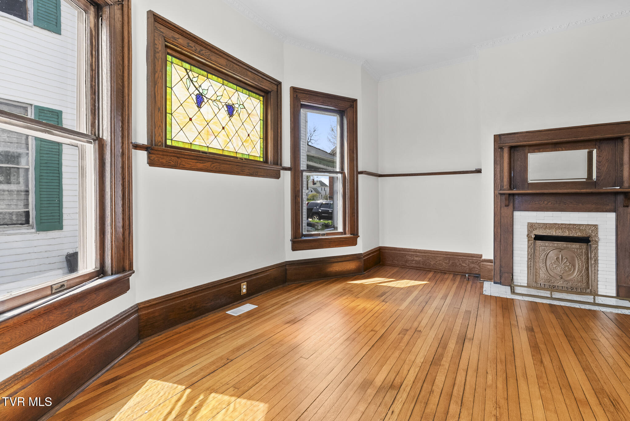 237 Solar Street Bristol, VA 24201 - Photo 10 of 51 DSC04710