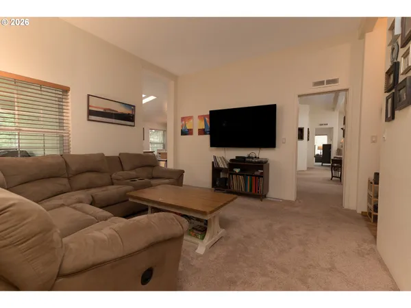 $563,500 | 1157 8th Street, Bandon, OR 97411