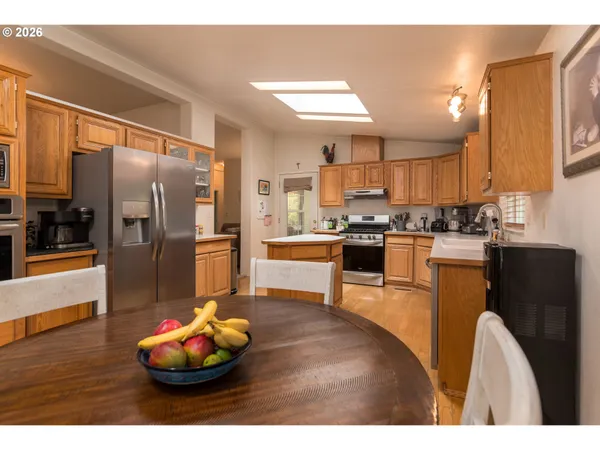 $563,500 | 1157 8th Street, Bandon, OR 97411