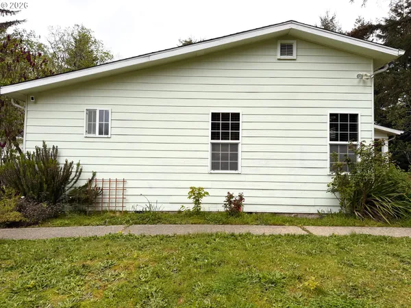 $563,500 | 1157 8th Street, Bandon, OR 97411