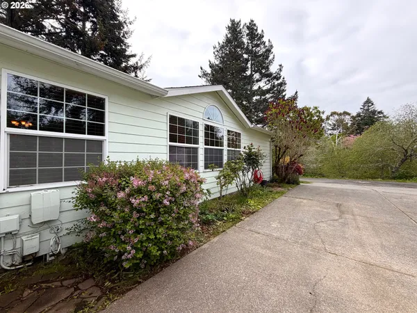 $563,500 | 1157 8th Street, Bandon, OR 97411