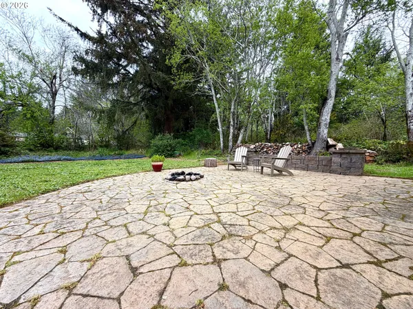 $563,500 | 1157 8th Street, Bandon, OR 97411