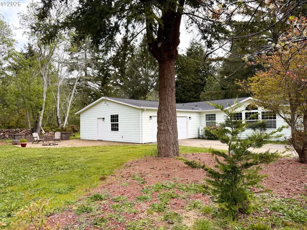 $563,500 | 1157 8th Street, Bandon, OR 97411